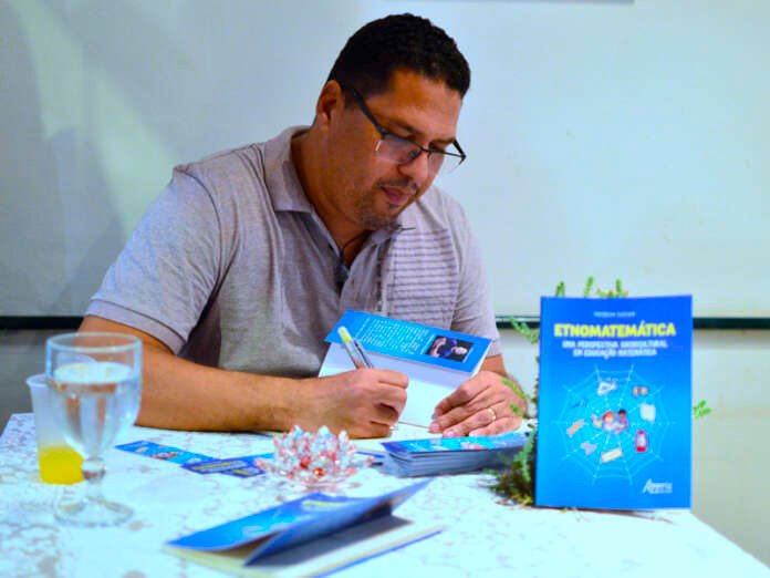 Professor e escritor gostosense lança livro sobre Etnomatemática