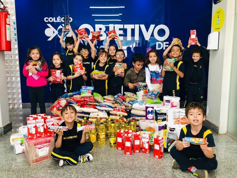 Alunos Do Colégio Objetivo Df Arrecadam Mais De 50 Toneladas De Alimentos E Itens De Higiene 3646