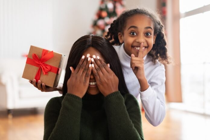 Cerca de 40% dos brasileiros brincam de Amigo Secreto