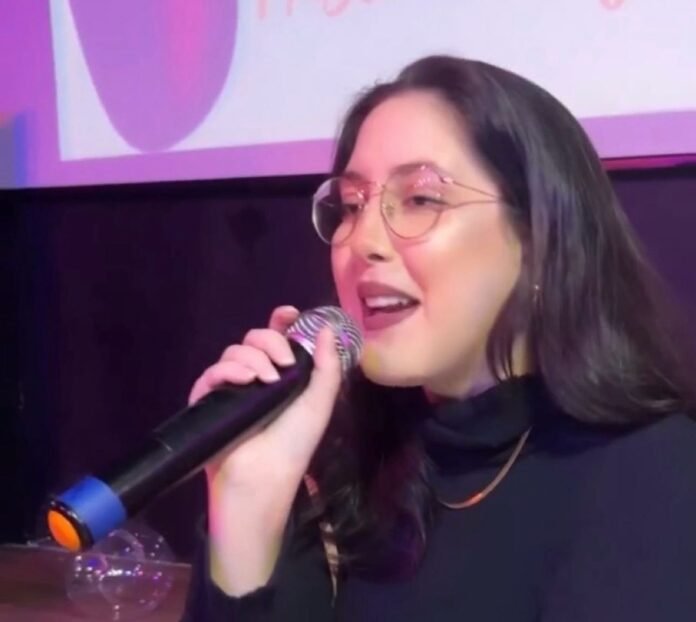 Escritora Vanessa Brunt será premiada em Boston, nos EUA Escritora Vanessa Brunt será premiada em Boston, nos EUA