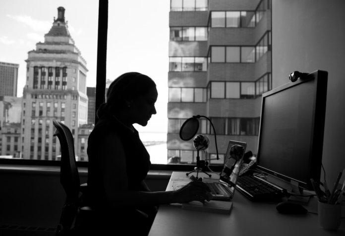 Violência tecnológica: abuso contra mulheres pode crescer Violência tecnológica: abuso contra mulheres pode crescer