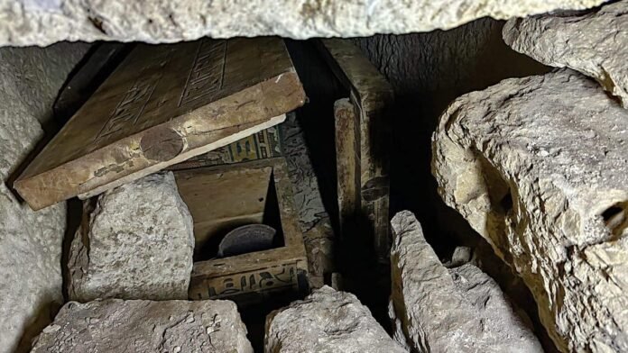 Túmulo de sacerdotisa egípcia é encontrado por arqueólogos