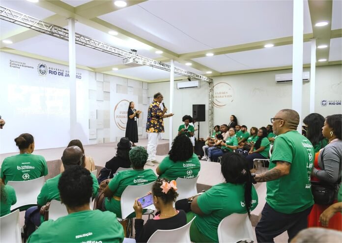 Empreendedores são certificados durante a Rio Artes