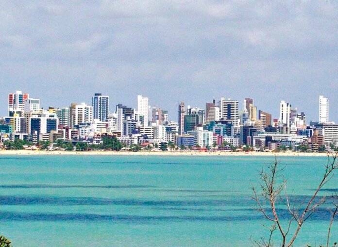 João Pessoa desponta no turismo e tem boom imobiliário