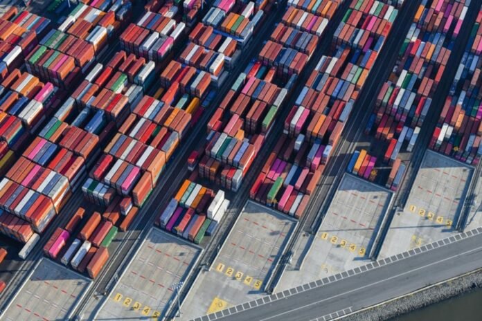 PLEX Logistics fecha parceria para expansão ao mercado dos EUA