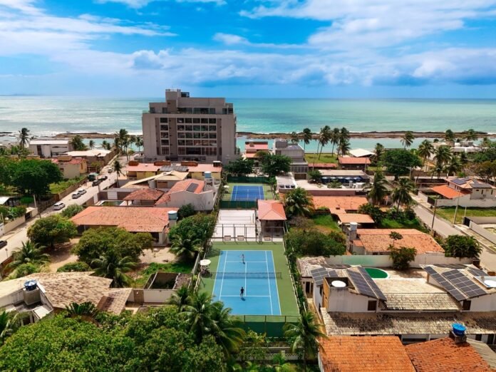 Ritz inaugura clube de tênis em Barra de São Miguel Ritz inaugura clube de tênis em Barra de São Miguel