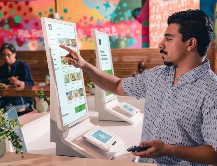 Fiserv lança solução de autoatendimento da Clover