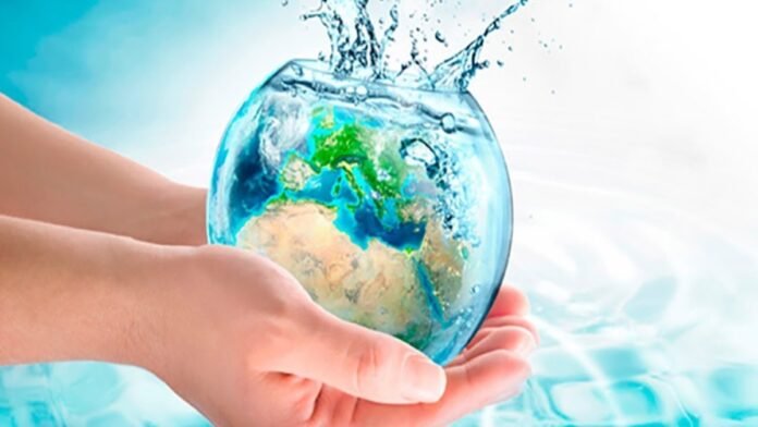 Água é um recurso natural que exige práticas sustentáveis para sua preservação Água é um recurso natural que exige práticas sustentáveis para sua preservação