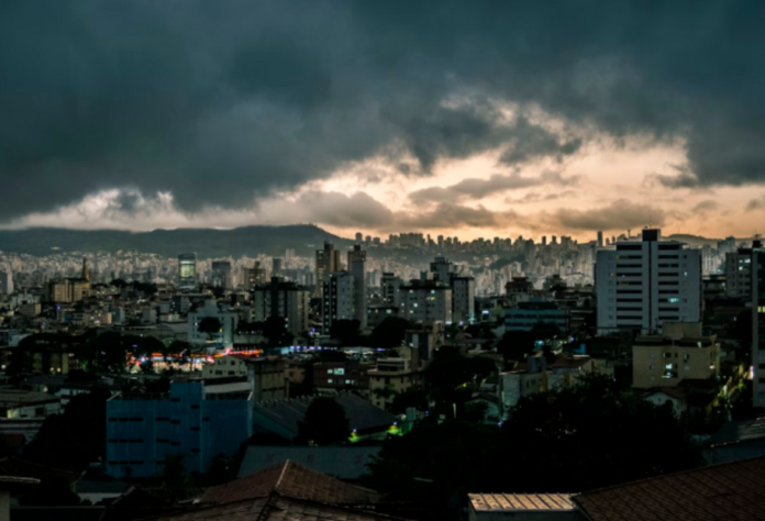 Chuvas extremas avançam no Brasil e expõem urgência por infraestrutura moderna Chuvas extremas avançam no Brasil e expõem urgência por infraestrutura moderna