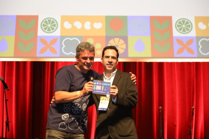 Yakult é homenageada pelo programa Sesc Mesa Brasil Yakult é homenageada pelo programa Sesc Mesa Brasil