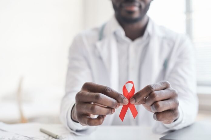 Dezembro Vermelho reforça alerta para HIV e outras ISTs Dezembro Vermelho reforça alerta para HIV e outras ISTs