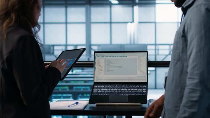 Consumidores pesquisam por produtos e serviços, diz pesquisa Consumidores pesquisam por produtos e serviços, diz pesquisa