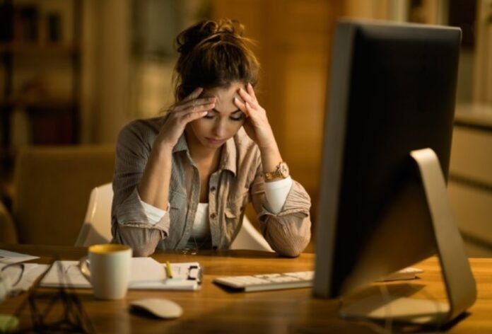 Livro usa narrativas reais para mapear riscos psicossociais Livro usa narrativas reais para mapear riscos psicossociais